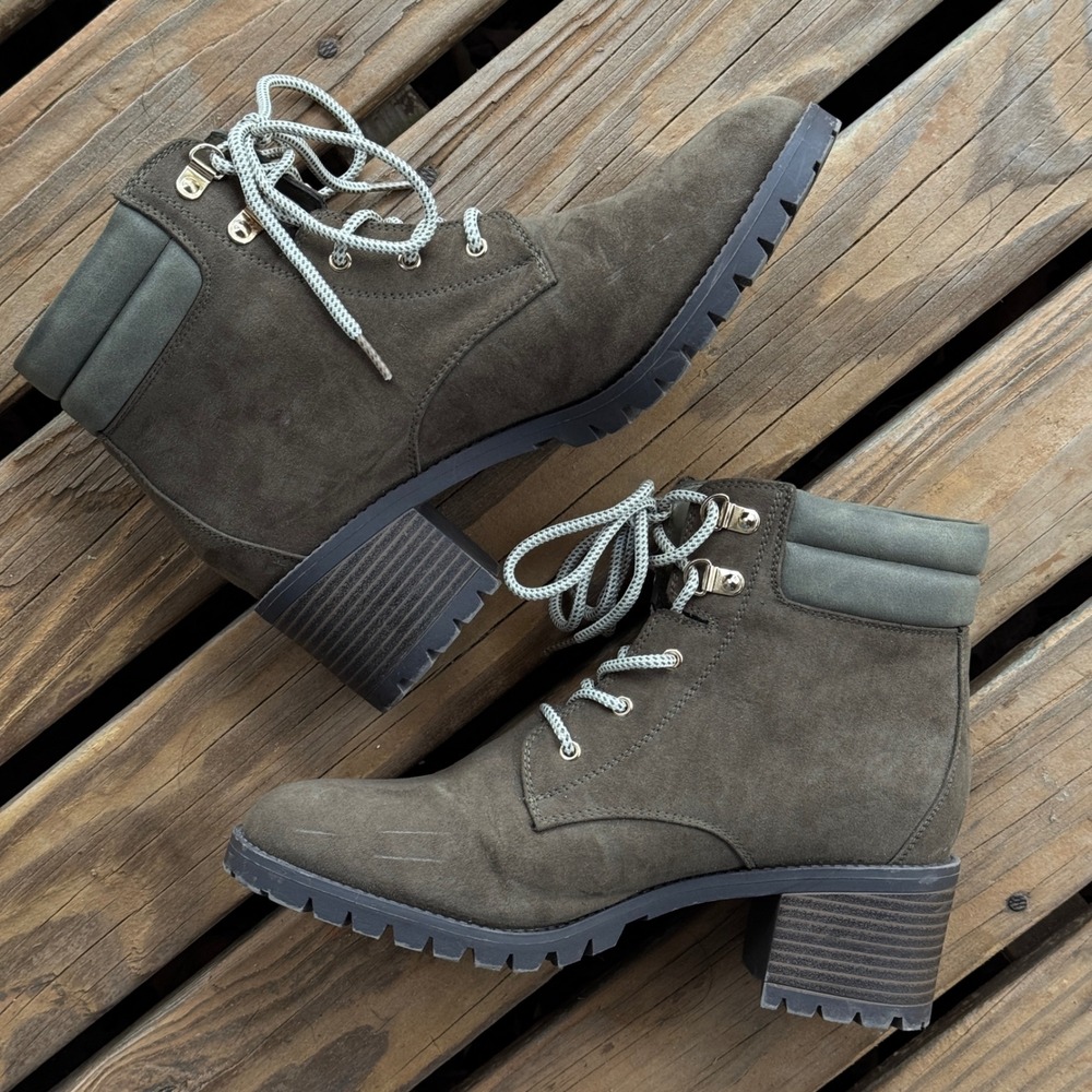 Maurices Brittany Olive Green Faux Suede Block Heel Hiker Boots Size 9M